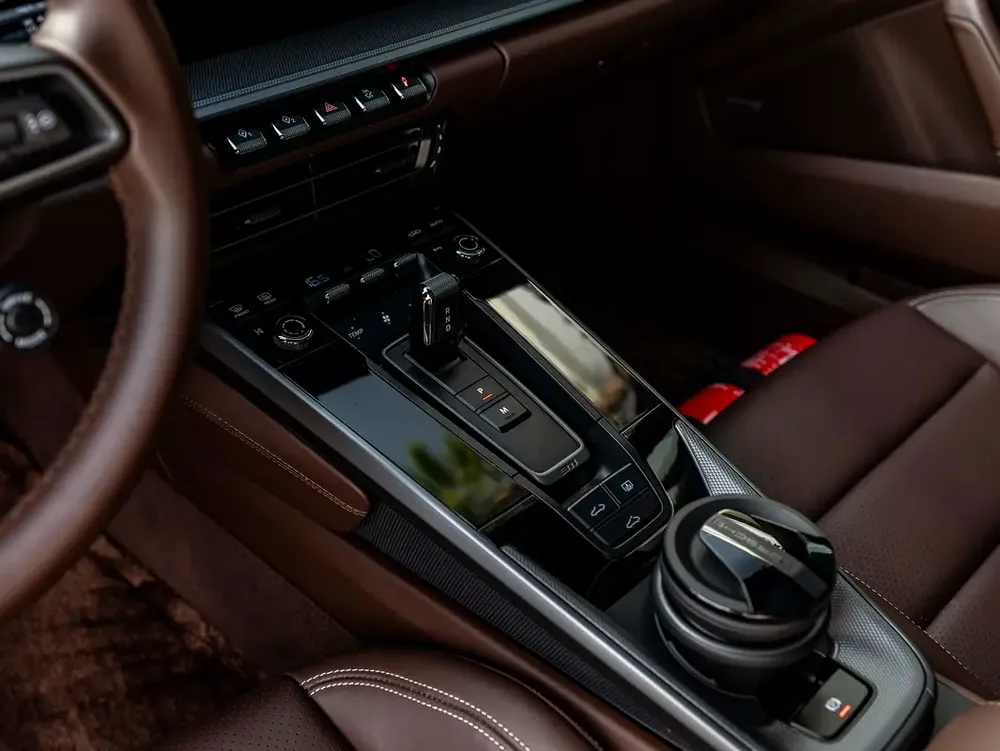 0% DOWN | WARRANTY - SERVICE HISTORY | RAMADAN ALL-INCLUSIVE | 911 CARRERA COUPE (992.2) - Image 11