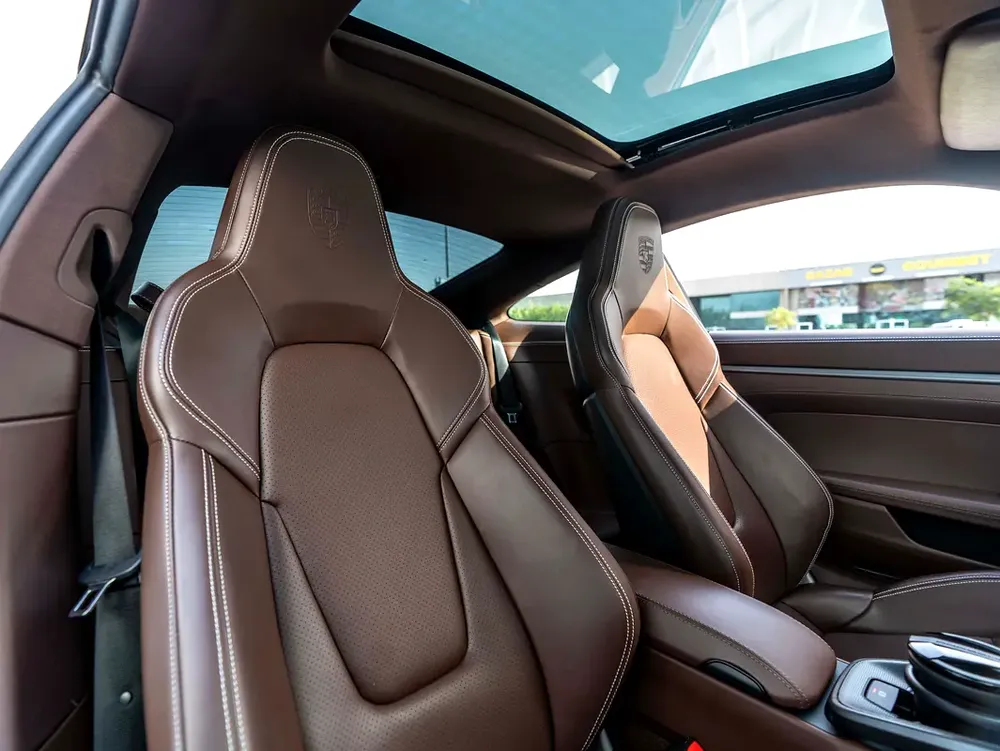 0% DOWN | WARRANTY - SERVICE HISTORY | RAMADAN ALL-INCLUSIVE | 911 CARRERA COUPE (992.2) - Image 12