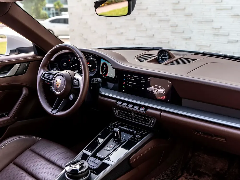 0% DOWN | WARRANTY - SERVICE HISTORY | RAMADAN ALL-INCLUSIVE | 911 CARRERA COUPE (992.2) - Image 20