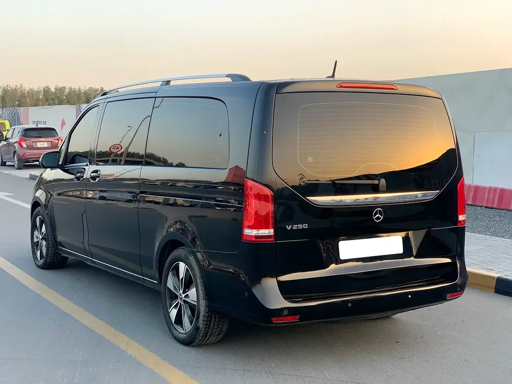 Mercedes-Benz V250 | Model 2020 | 6 Seater | GCC Specs - Image 4