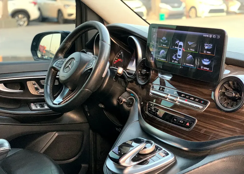 Mercedes-Benz V250 | Model 2020 | 6 Seater | GCC Specs - Image 6
