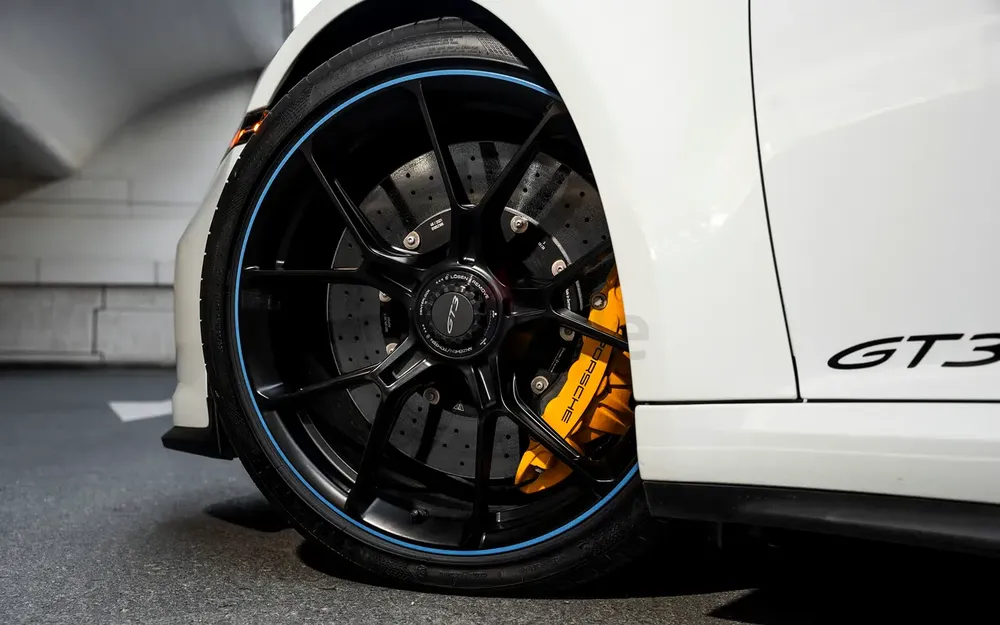 New condition and lowest in market 911 GT3 - Image 5