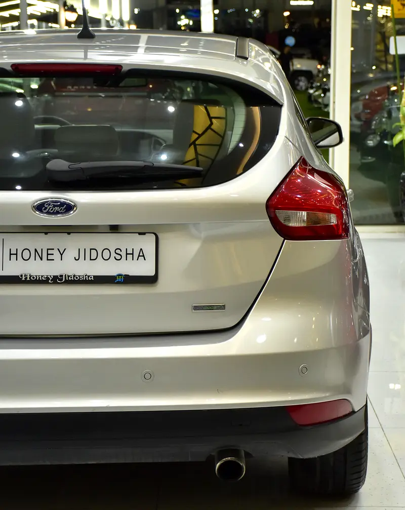 EXCELLENT DEAL for our Ford Focus ( 2018 Model ) in Silver Color GCC Specs - Image 9