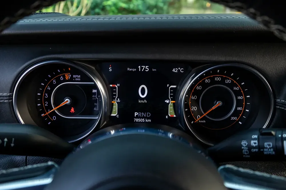 Jeep Wrangler Sahara 80th Anniversary 2021 GCC under Agency Warranty - Image 14