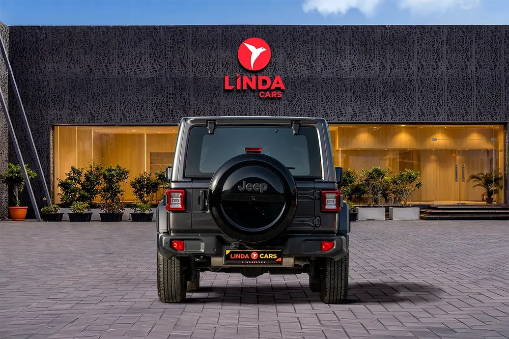 Jeep Wrangler Sahara 80th Anniversary 2021 GCC under Agency Warranty - Image 4