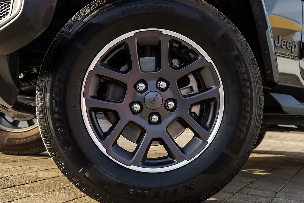 Jeep Wrangler Sahara 80th Anniversary 2021 GCC under Agency Warranty - Image 7