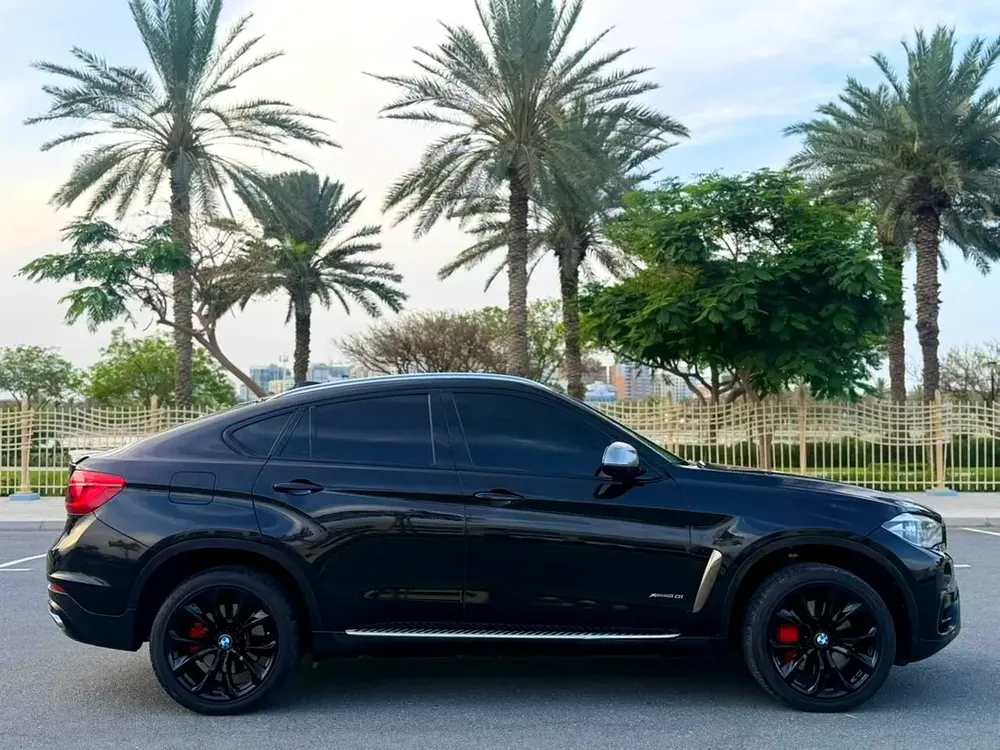BMW X6 xDrive 50i Luxury / GCC Specs / Direct Owner / Agency Maintained - Image 10