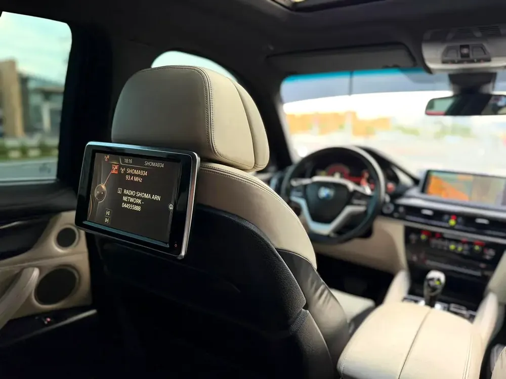 BMW X6 xDrive 50i Luxury / GCC Specs / Direct Owner / Agency Maintained - Image 18