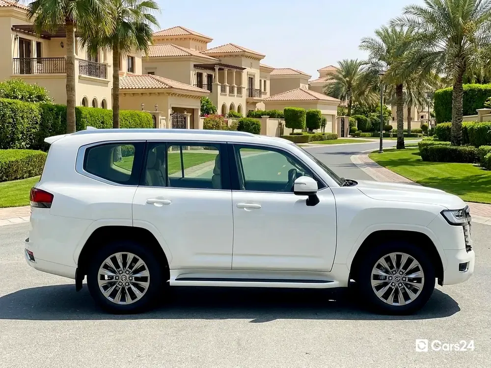 AED 3,085/month | 0 Downpayment | Free 3 Months Warranty | 30 Day Return | TOYOTA LAND CRUISER 2022 - Image 5