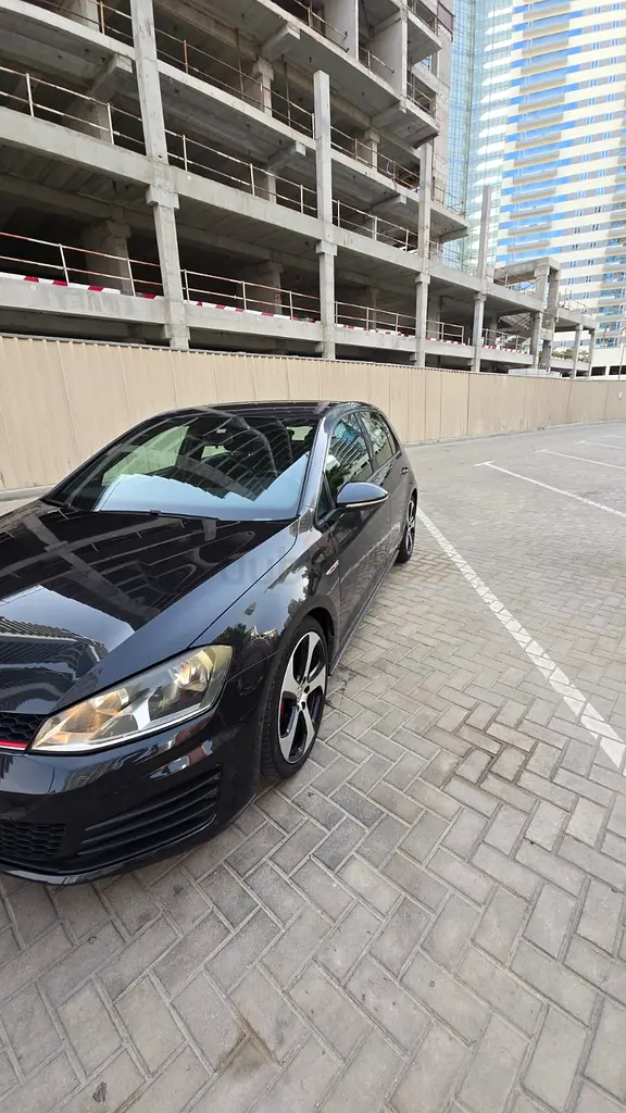 2016 Volkswagen Golf GTI SE | GCC Specs | Well Maintained | Great Condition - Image 4