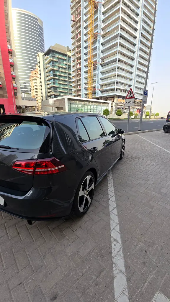 2016 Volkswagen Golf GTI SE | GCC Specs | Well Maintained | Great Condition - Image 6