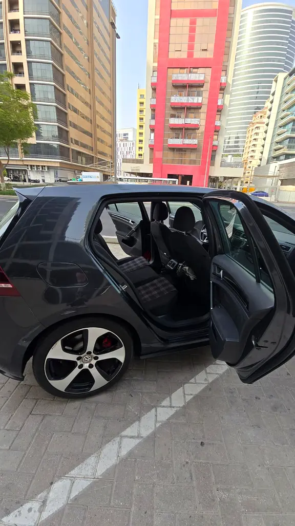 2016 Volkswagen Golf GTI SE | GCC Specs | Well Maintained | Great Condition - Image 7