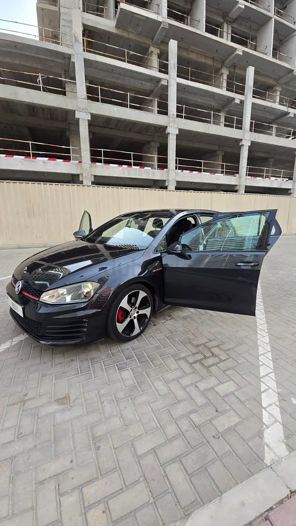 2016 Volkswagen Golf GTI SE | GCC Specs | Well Maintained | Great Condition - Image 9