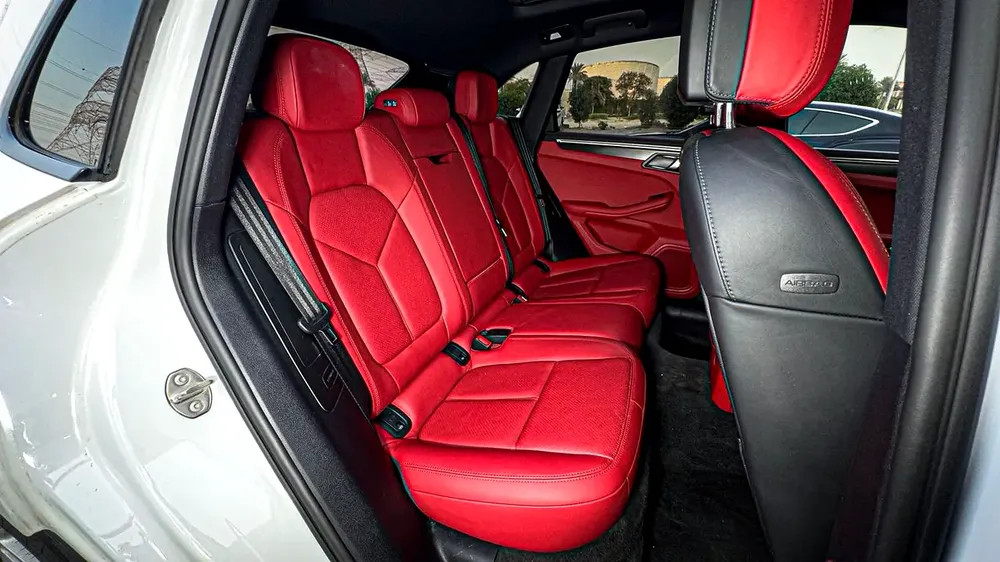 2021 Porsche Macan White | LOW MILEAGE | WARRANTY AVAILABLE | PERFECT CONDITION - Image 17