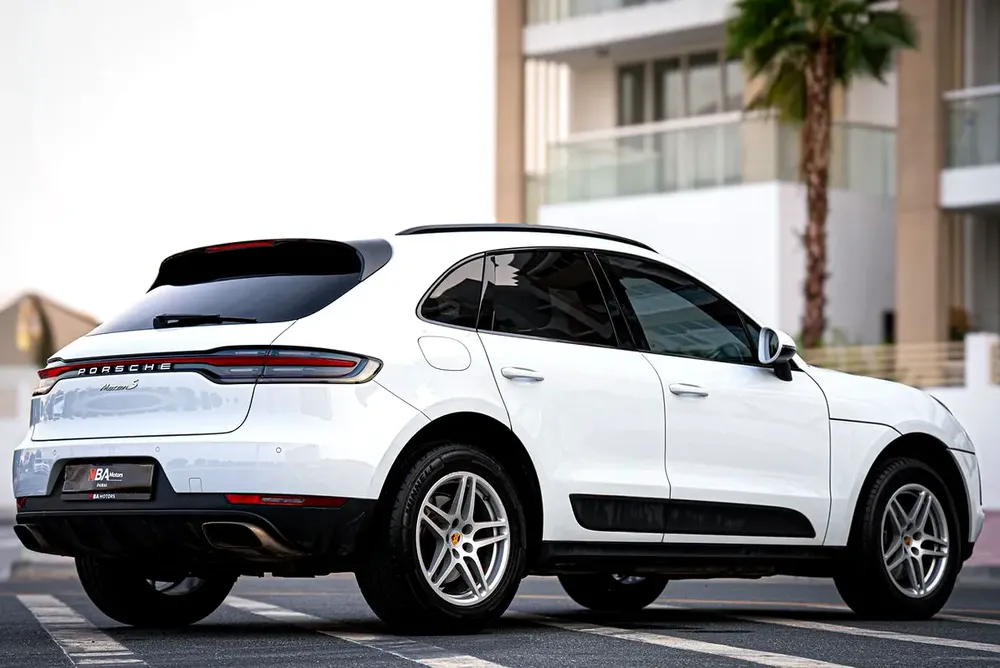 2021 Porsche Macan White | LOW MILEAGE | WARRANTY AVAILABLE | PERFECT CONDITION - Image 4