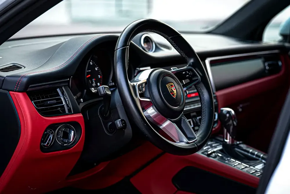 2021 Porsche Macan White | LOW MILEAGE | WARRANTY AVAILABLE | PERFECT CONDITION - Image 9