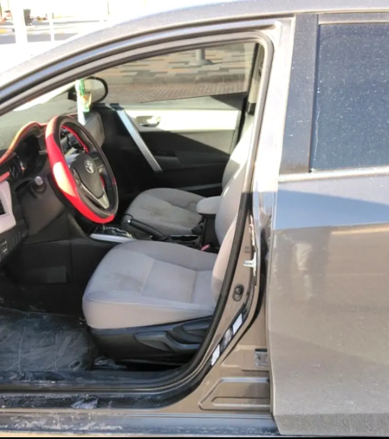 2014 Toyota Corolla SE Plus - GCC Specs - Reliable and Fuel Efficient - Image 4
