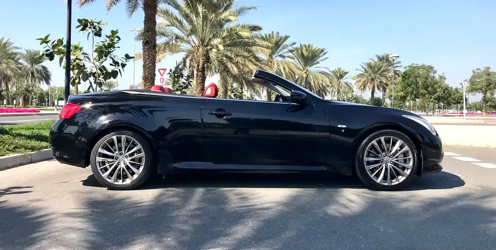 2016 Infiniti Q60 Convertible top v6 3.7L | GCC Specs | Low Mileage - Image 5