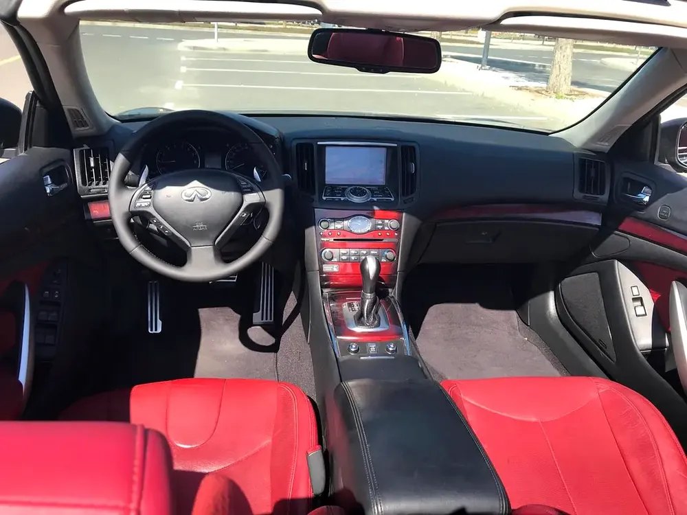 2016 Infiniti Q60 Convertible top v6 3.7L | GCC Specs | Low Mileage - Image 8