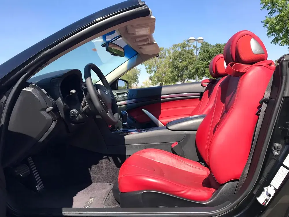 2016 Infiniti Q60 Convertible top v6 3.7L | GCC Specs | Low Mileage - Image 9