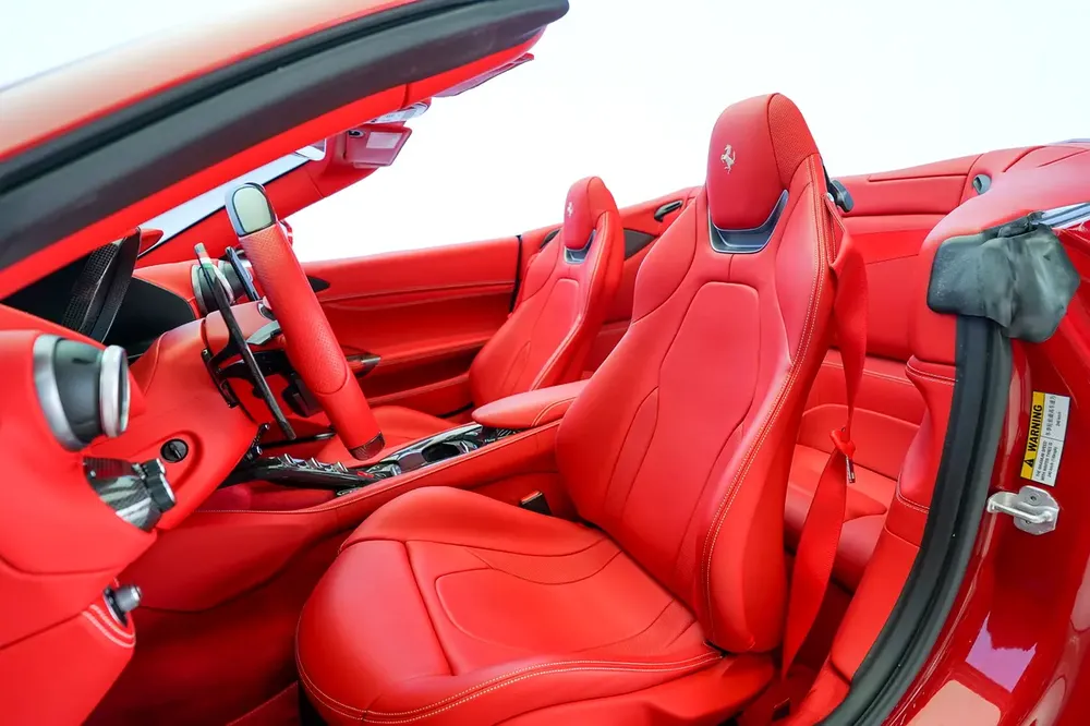 ATELIER | ROSSO RED | SERVICE TILL 2027 | CARBON INTERIOR AND EXTERIOR | JBL AUDIO - Image 12