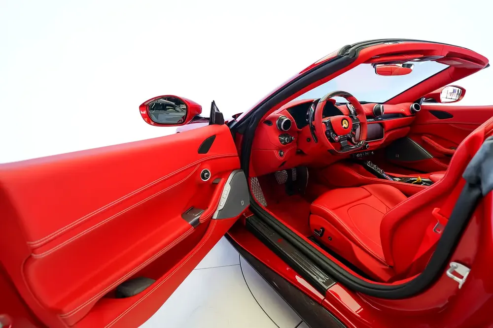 ATELIER | ROSSO RED | SERVICE TILL 2027 | CARBON INTERIOR AND EXTERIOR | JBL AUDIO - Image 7
