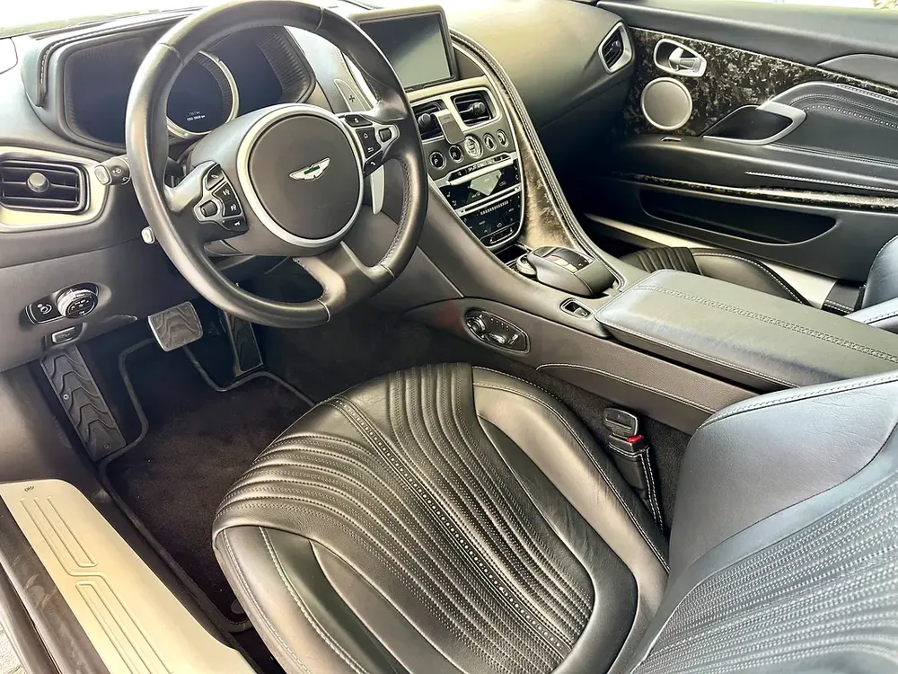 2018 Aston Martin DB11 V8 Coupe - First owner - Image 4