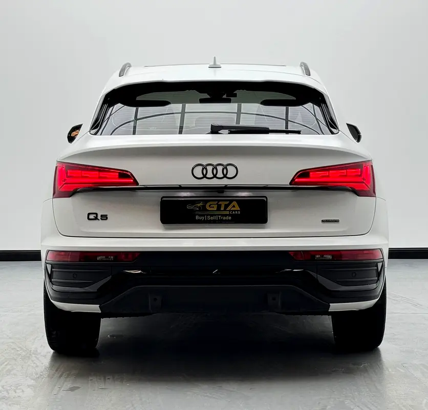 2024 Audi Q5 Sportback S-Line 45 TFSI Quattro, 2029 Audi Warranty and Service Pack, GCC - Image 5