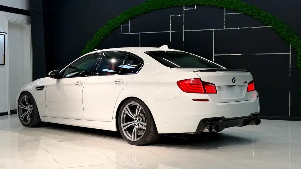 BMW M5 2013 | GCC Specs | Low Mileage | Excellent Condition - Image 10