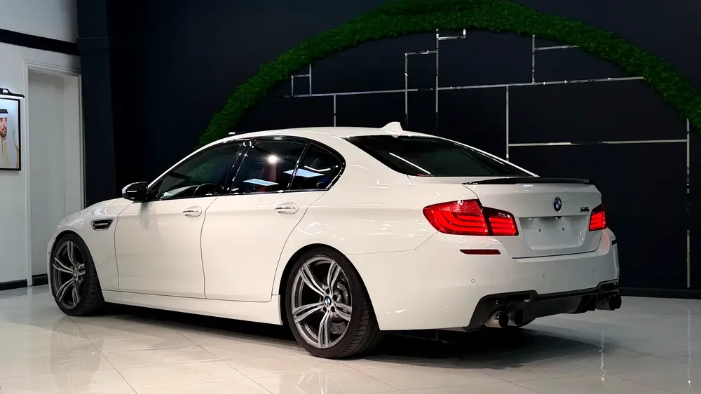 BMW M5 2013 | GCC Specs | Low Mileage | Excellent Condition - Image 12