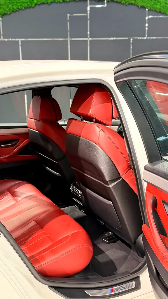 BMW M5 2013 | GCC Specs | Low Mileage | Excellent Condition - Image 17