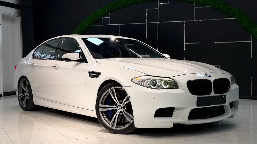 BMW M5 2013 | GCC Specs | Low Mileage | Excellent Condition - Image 4