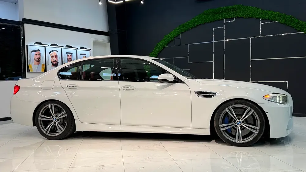 BMW M5 2013 | GCC Specs | Low Mileage | Excellent Condition - Image 6