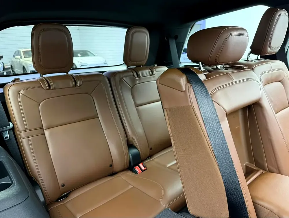 2023 Lincoln Aviator Reserve, 2028 Lincoln Warranty + Service Pack, 7 Seater, Fully Loaded, GCC - Image 18