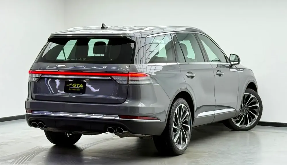 2023 Lincoln Aviator Reserve, 2028 Lincoln Warranty + Service Pack, 7 Seater, Fully Loaded, GCC - Image 4