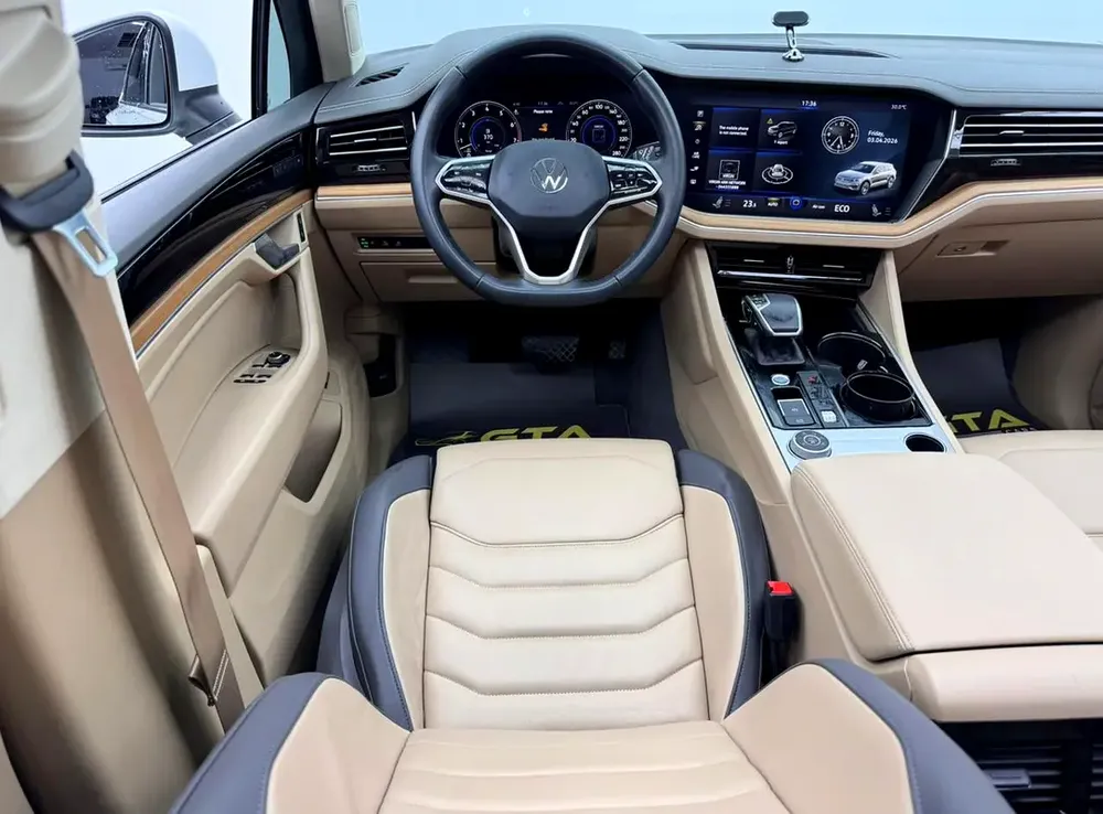 2023 Volkswagen Touareg highline Plus, 2029 VW Warranty + Service Pack, Full VW Service History, GCC - Image 14