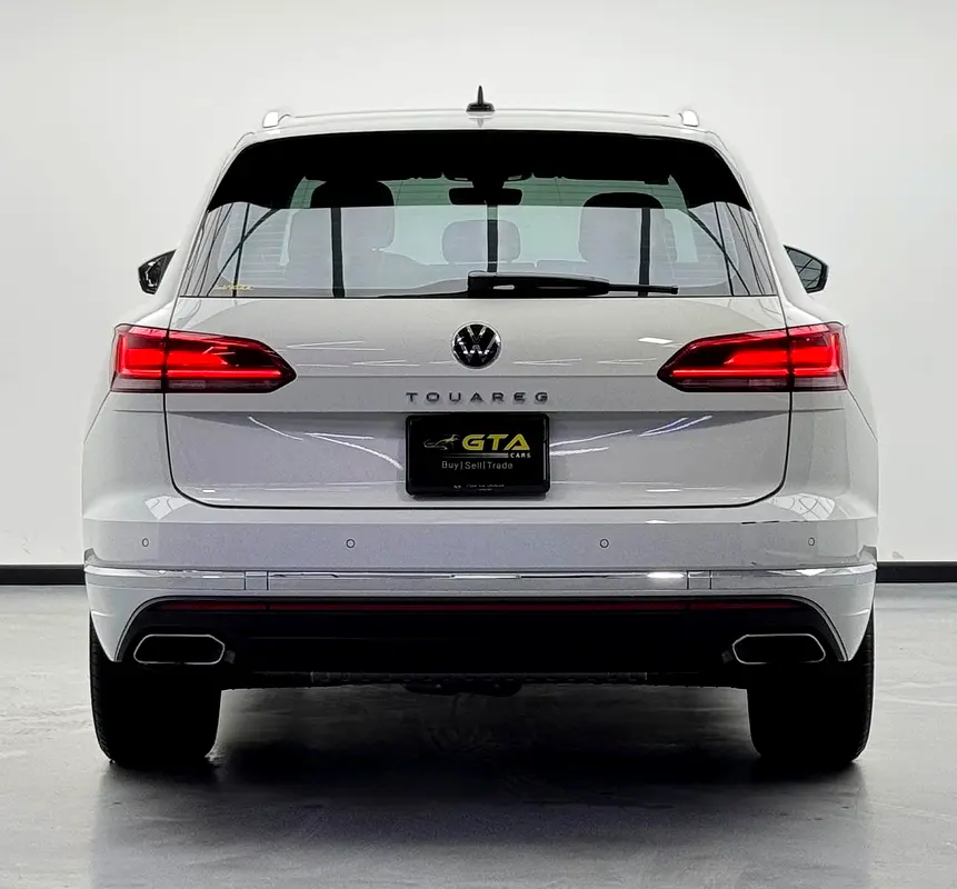 2023 Volkswagen Touareg highline Plus, 2029 VW Warranty + Service Pack, Full VW Service History, GCC - Image 5