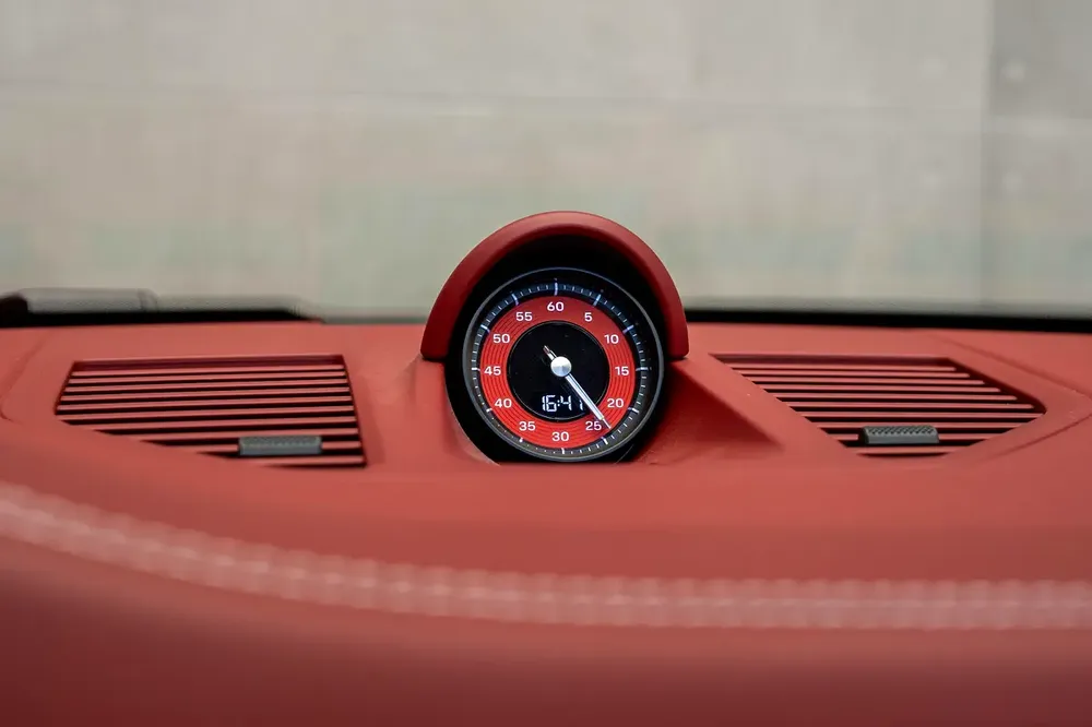 Porsche carrera 4S warranty and service al nabooda - Image 14