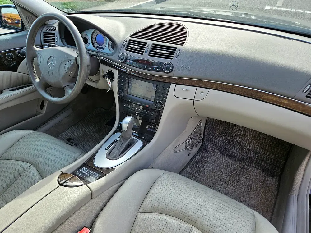 MERCEDES BENZ E320 2004 JAPAN IMPORTED - Image 11