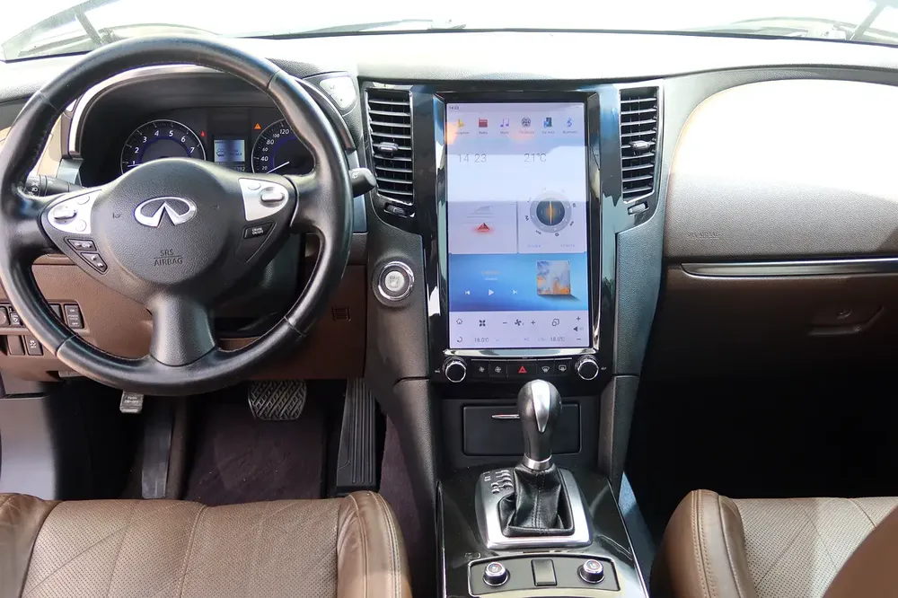 Infiniti QX70 - Luxury - 2017 GCC Specs - Well Maintained - Image 14