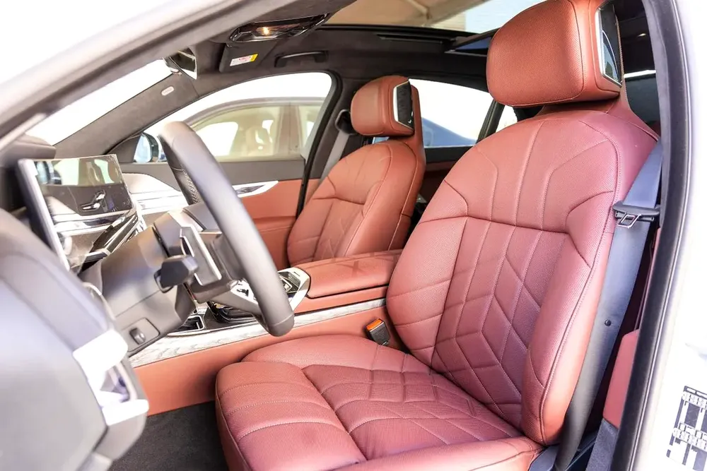 BMW 740i M Sport Individual – 2026 | GCC | Only 2,213 KM | AED 449,000 - Image 11