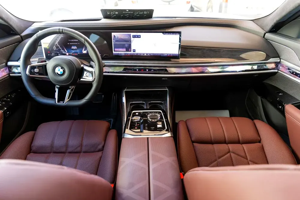 BMW 740i M Sport Individual – 2026 | GCC | Only 2,213 KM | AED 449,000 - Image 16