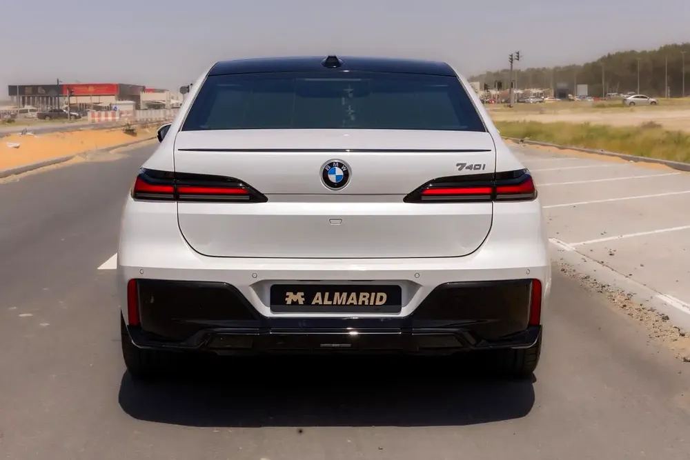 BMW 740i M Sport Individual – 2026 | GCC | Only 2,213 KM | AED 449,000 - Image 4