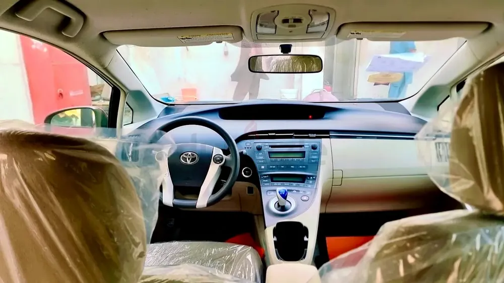Toyota Prius Eco 2010 | Fuel Efficient | Canadian Specs - Image 4
