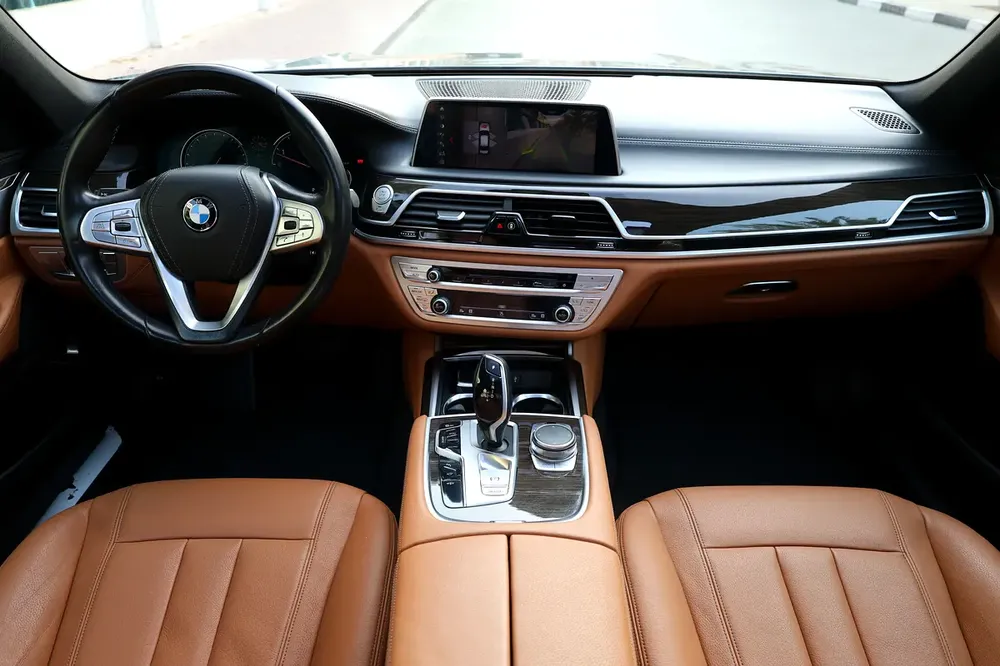 BMW 7 SERIES-730LI-2019-112000KM-GCC SPECS-EXCELLENT CONDITION - Image 12