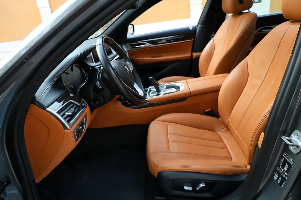BMW 7 SERIES-730LI-2019-112000KM-GCC SPECS-EXCELLENT CONDITION - Image 9