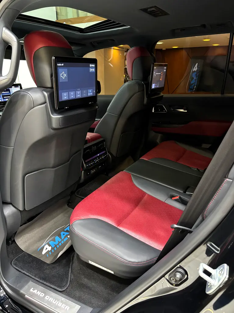 Toyota Land Cruiser GR Sport - Image 13