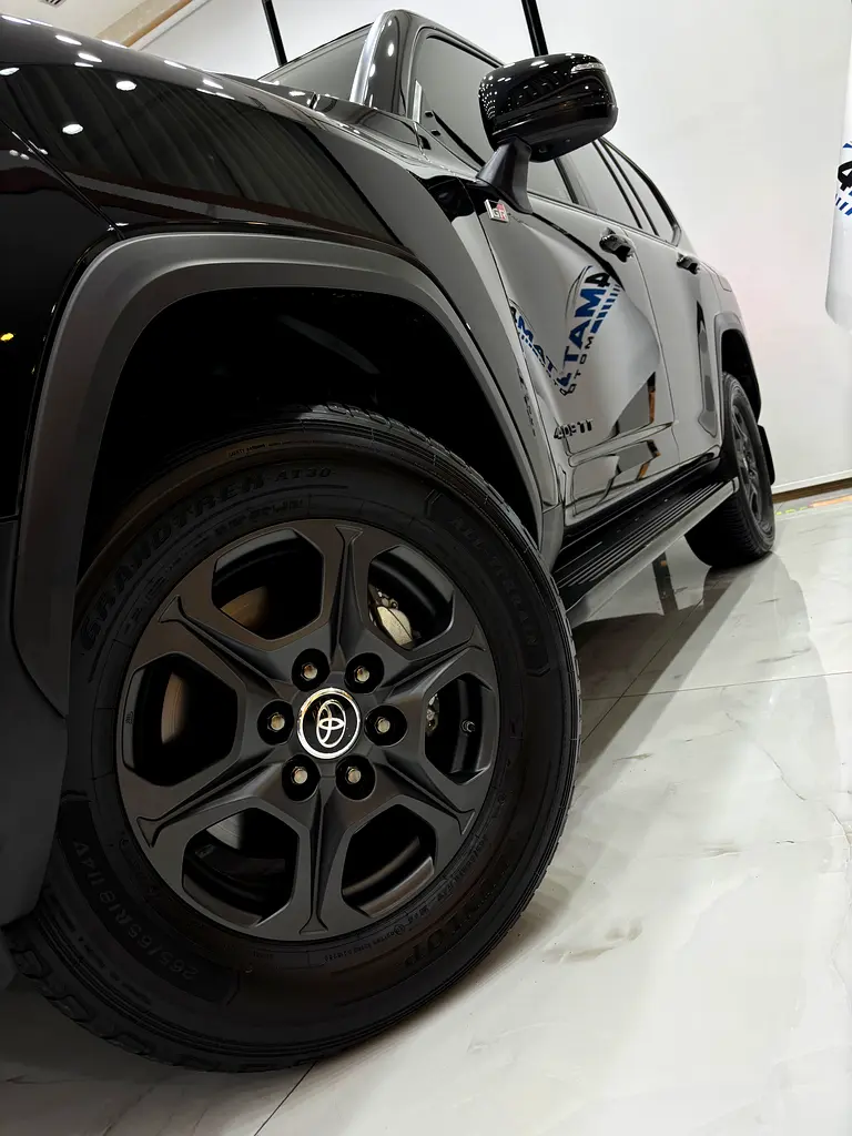Toyota Land Cruiser GR Sport - Image 6