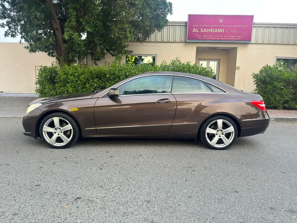 Mercedes-Benz E200 2012 | GCC specs | Great condition - Image 4