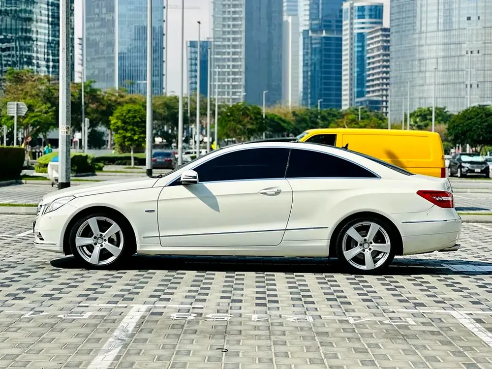 Mercedes-Benz E200 2012 | GCC specs | Great condition - Image 6